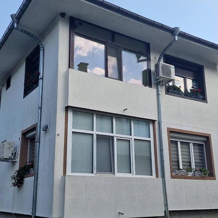 Z-Apartment In Trjavna Exteriör bild